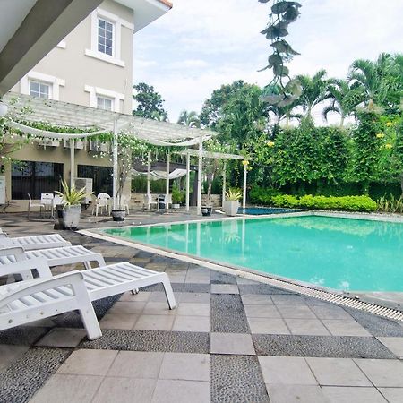 Country Heritage Hotel Surabaya Exterior photo