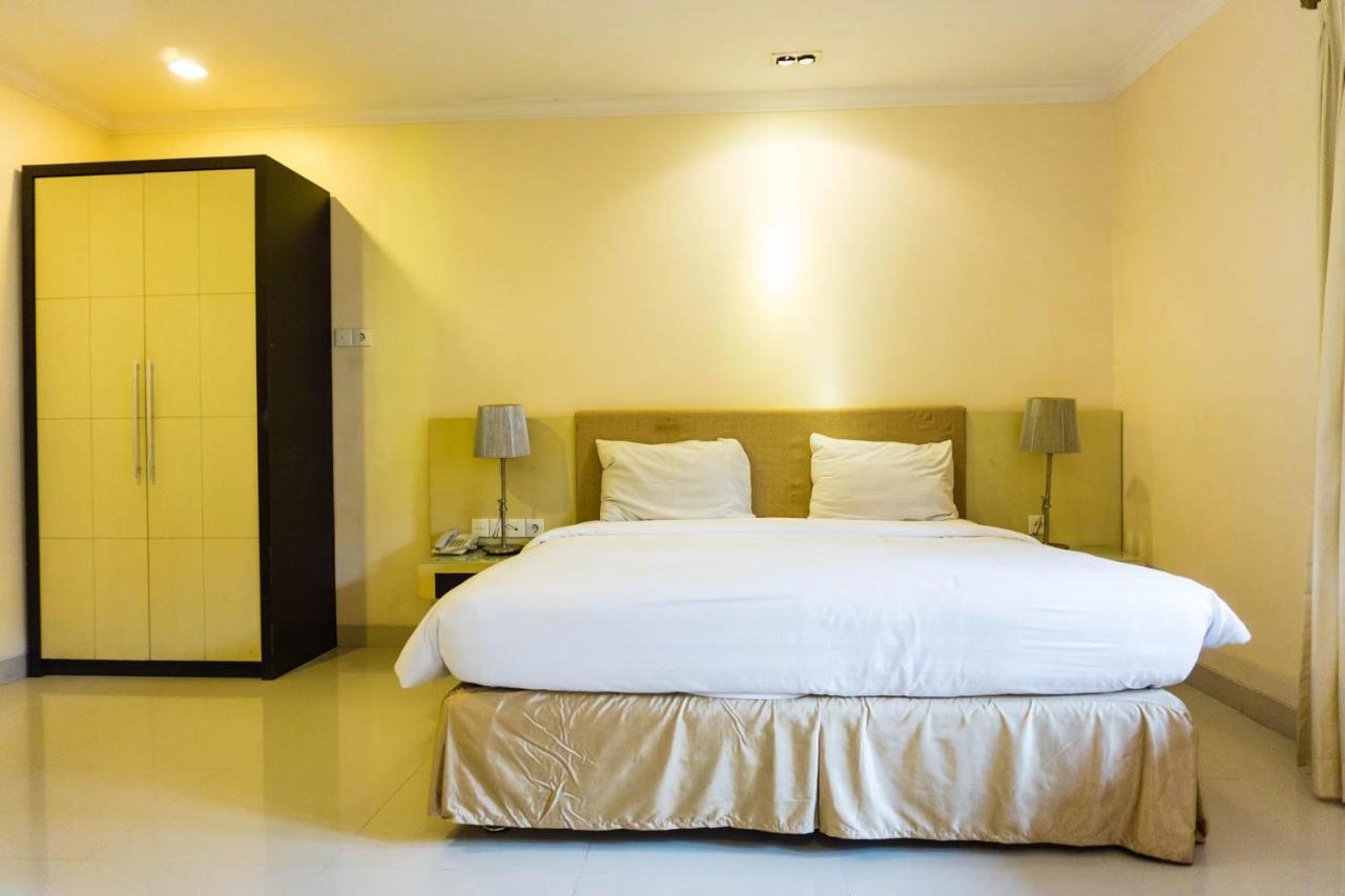 Country Heritage Hotel Surabaya Exterior photo
