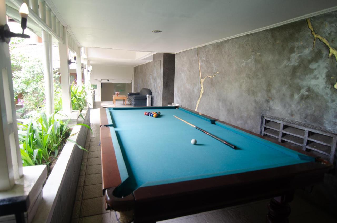 Country Heritage Hotel Surabaya Exterior photo