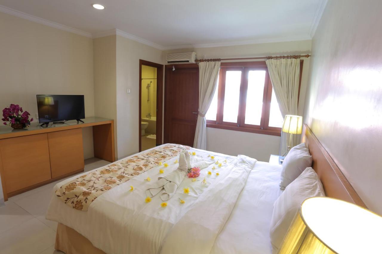 Country Heritage Hotel Surabaya Exterior photo