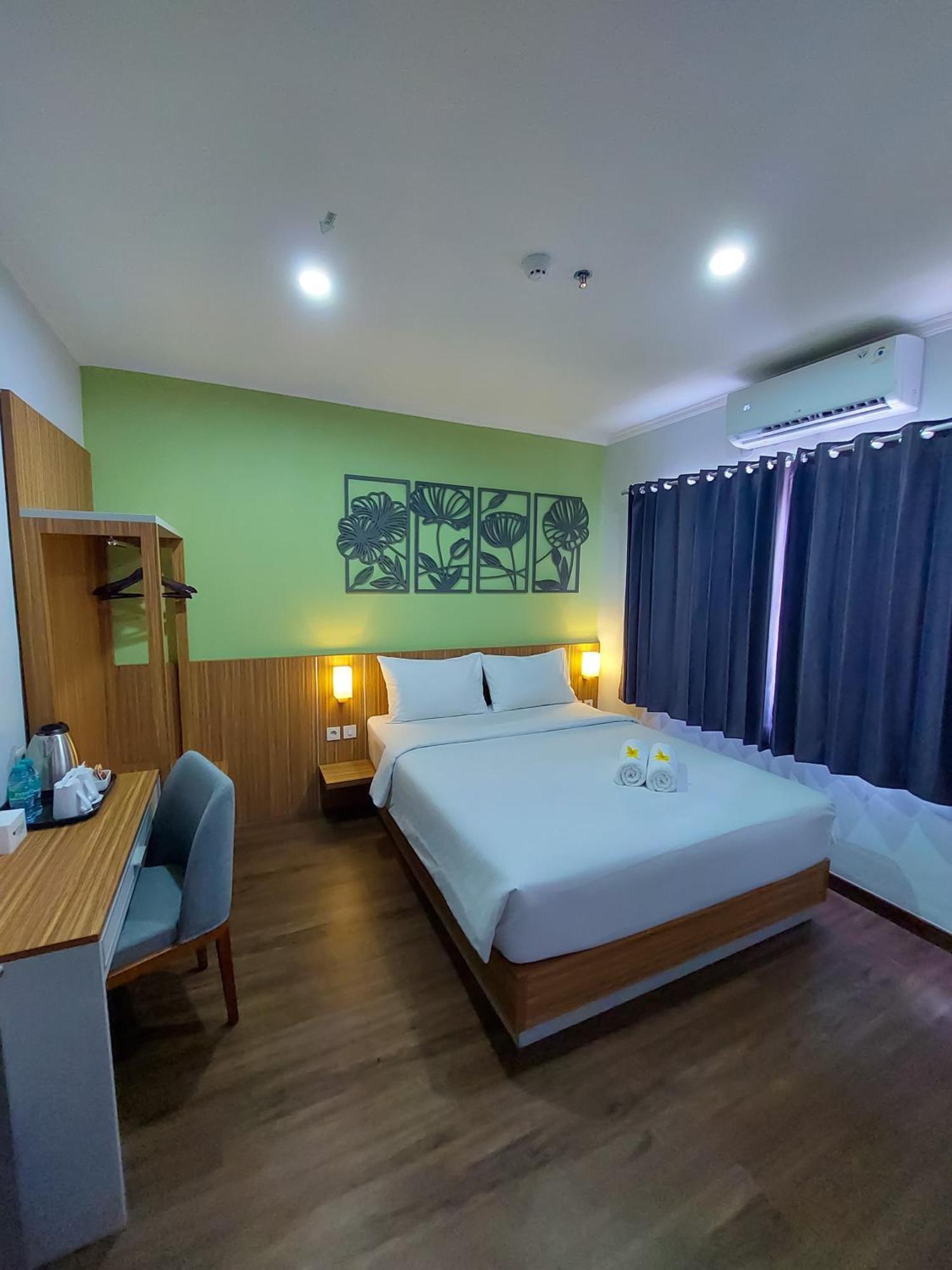 Country Heritage Hotel Surabaya Exterior photo