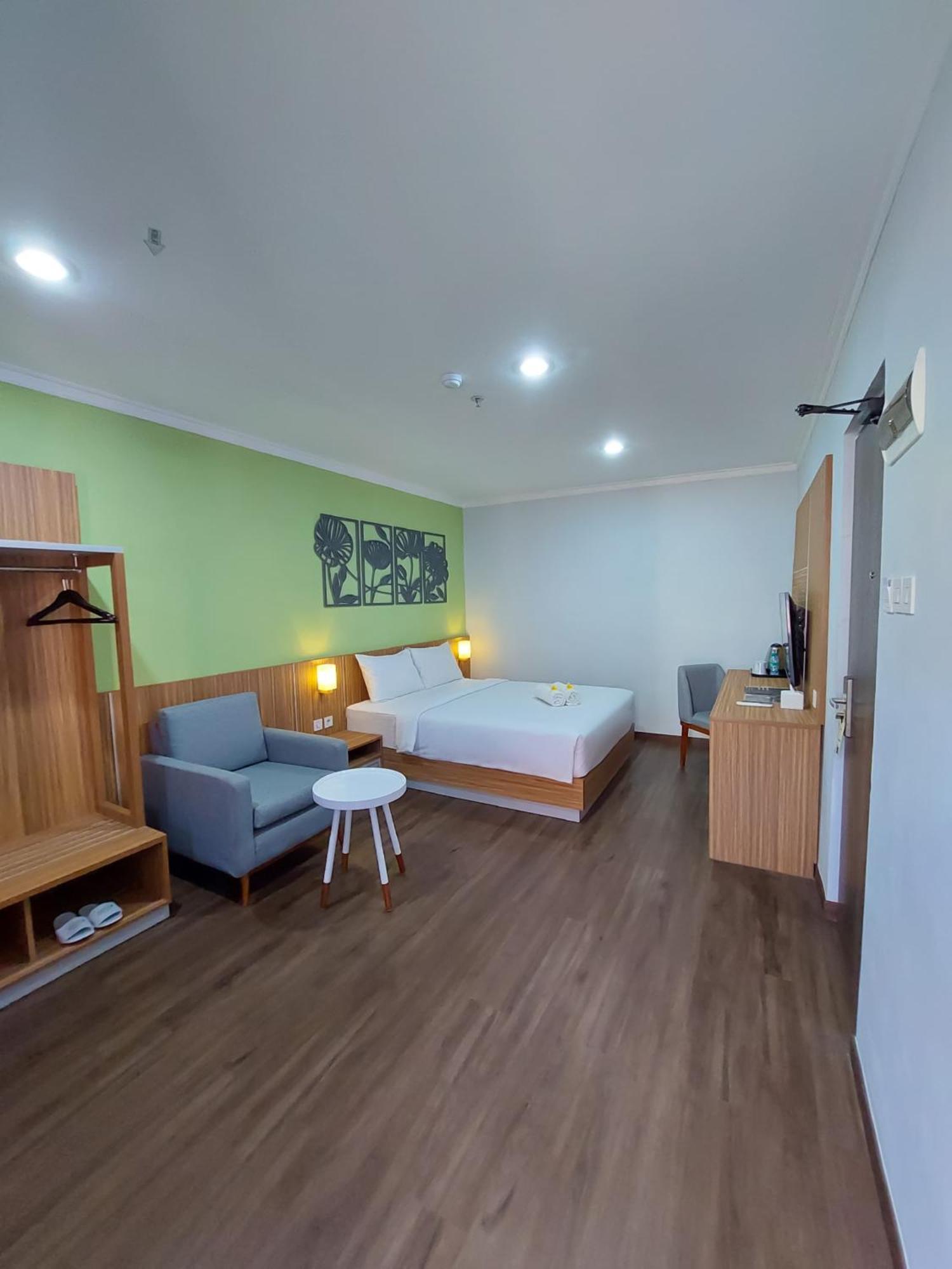 Country Heritage Hotel Surabaya Exterior photo