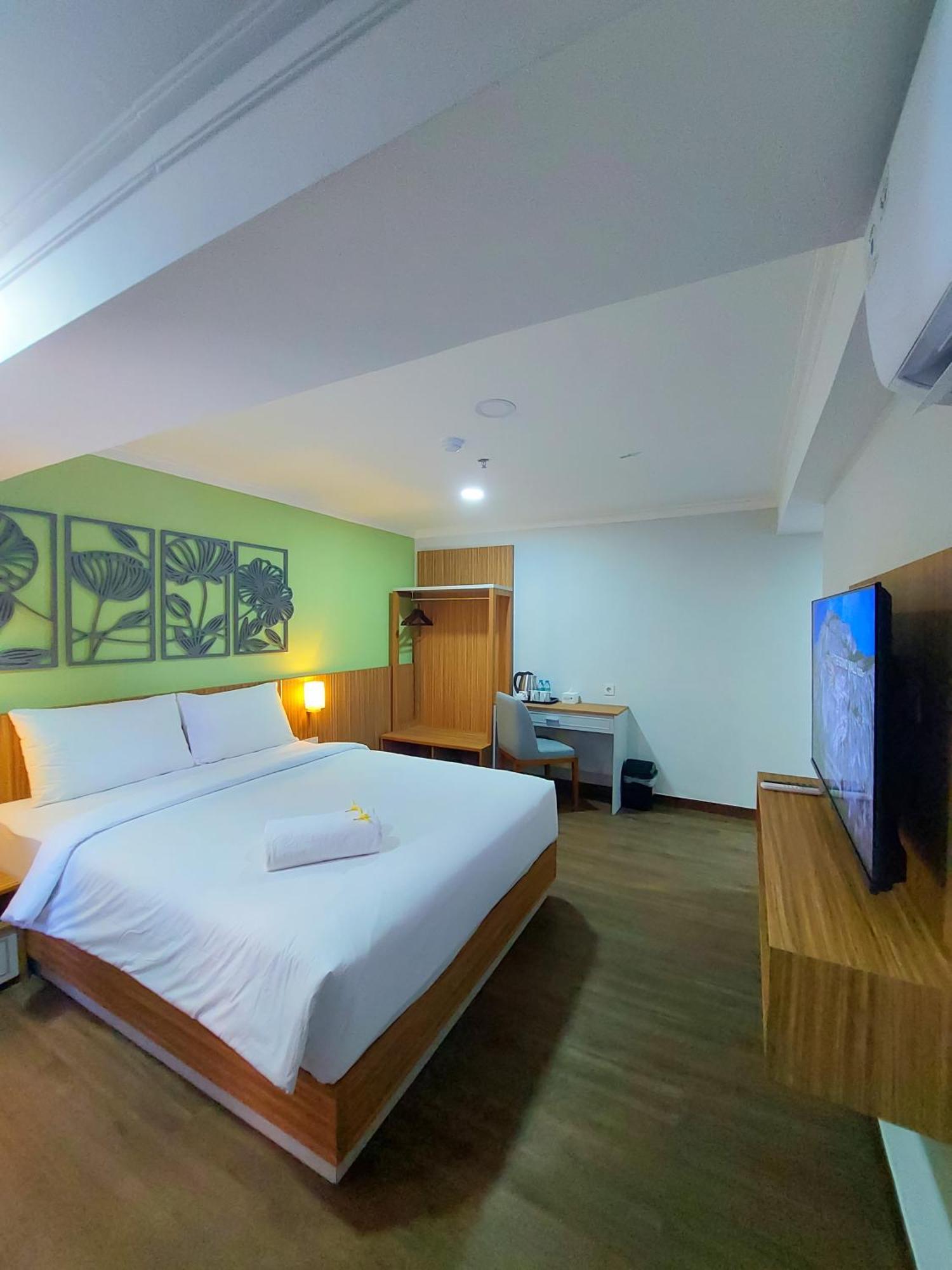 Country Heritage Hotel Surabaya Exterior photo