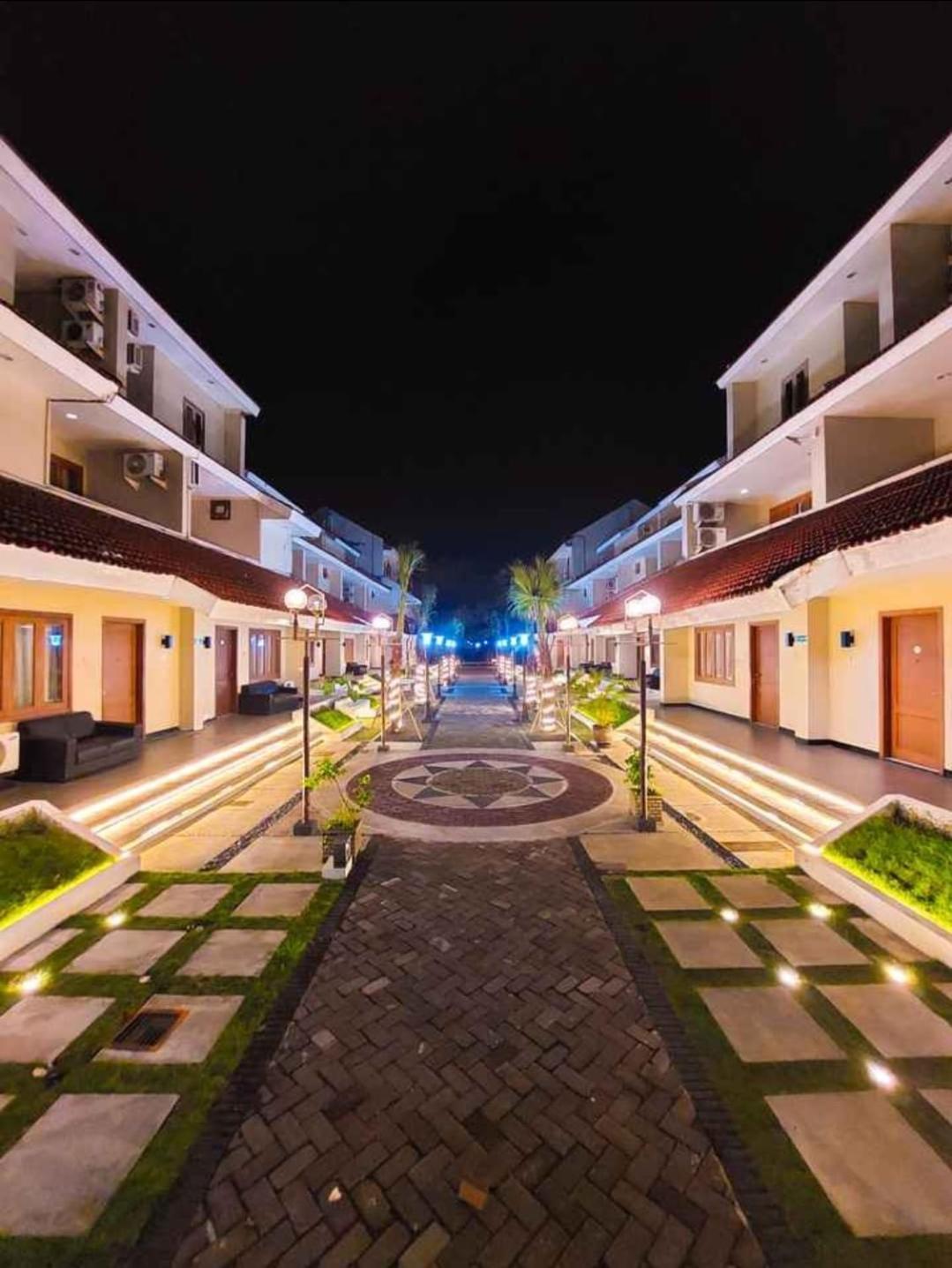 Country Heritage Hotel Surabaya Exterior photo