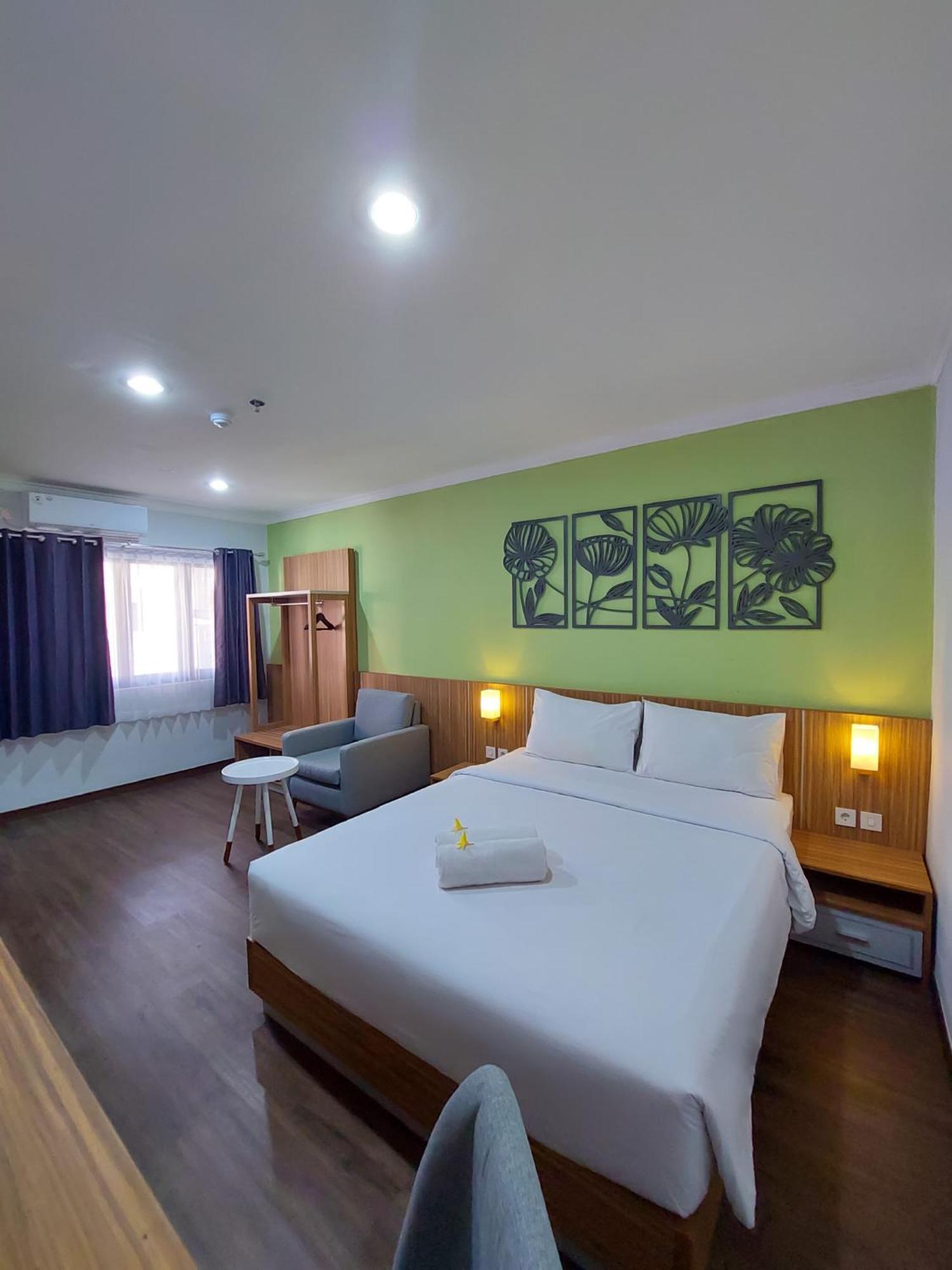 Country Heritage Hotel Surabaya Exterior photo